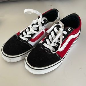 Boys low top Vans